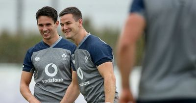 Johnny Sexton insists nothing has changed in no 10 selection stakes after praising Joey Carbery