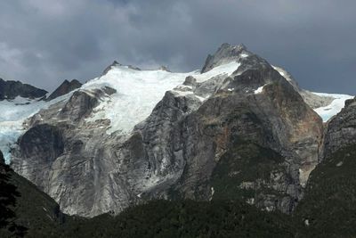 Melting glaciers, fast-disappering gauge of climate change