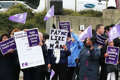 Warning of the danger of forced compliance to close the gender pay gap