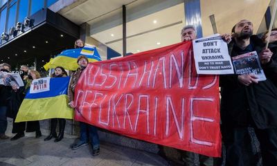 Ukrainians in UK making plans to return home to take up arms