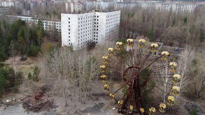 Ukraine's President warns of 'new iron curtain' as Russia takes Chernobyl site — As it happened