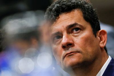Anti-corruption candidate Moro seeks to unite Brazil's center for October vote
