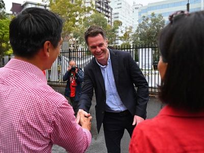 Minns pips Perrottet in latest NSW poll