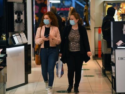 Vic scorns fed govt call for kids vax push