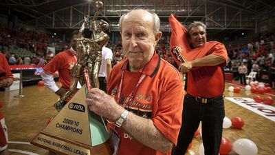 Jack Bendat, WA businessman and former Perth Wildcats owner, dies at age of 96