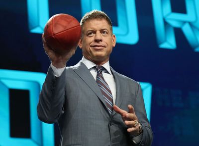 ESPN close to luring Troy Aikman to Monday Night Football