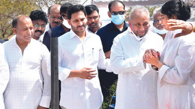 Andhra Pradesh CM YS Jagan Mohan Reddy pays homage as hundreds bid adieu to Goutham Reddy