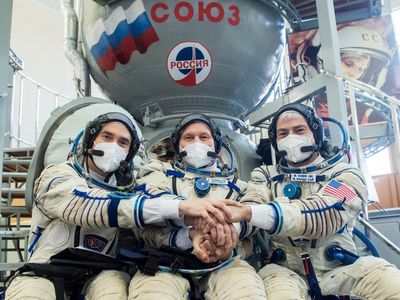 Ukraine crisis unlikely to endanger International Space Station astronauts, says former US official