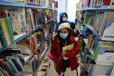 Lebanese turn to public libraries to check out of financial crunch