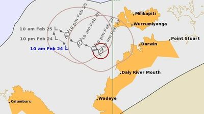 Cyclone watch for tropical low off NT/WA coast, chance of category two storm near Darwin
