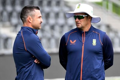 Elgar banks on shaken S.Africa bouncing back in must-win second Test