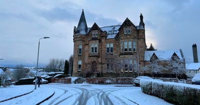 Traffic troubles for families on the school run as Renfrewshire wakes up to a blanket of snow