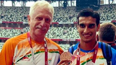Paralympics medallist Sharad Kumar worried about his coach in Ukraine