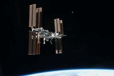 Tech & Science Daily: ISS space peace hope amid Ukraine-Russia crisis