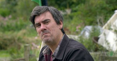 Emmerdale's Jeff Hordley cuts out food groups as he battles illness