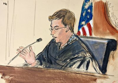 Ghislaine Maxwell juror to be questioned under oath by judge