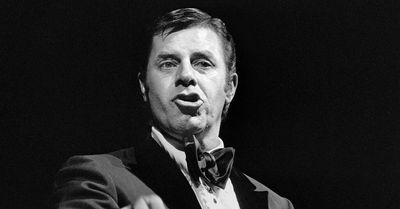 Comedian Jerry Lewis accused of sexual harassment by former co-stars