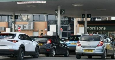 First queues begin at UK petrol stations as motorists urged not to panic buy