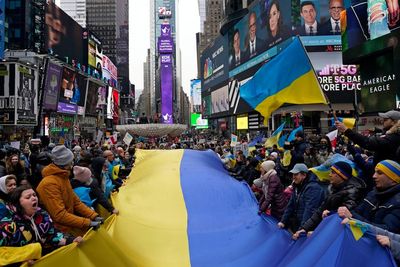 Demonstrators in NYC rally in support of Ukraine