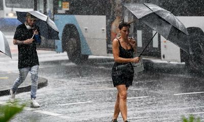 Life-threatening floods forecast for Queensland as Sydney records wettest summer in 30 years