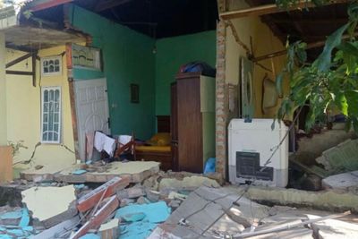 Seven dead in Sumatra earthquake