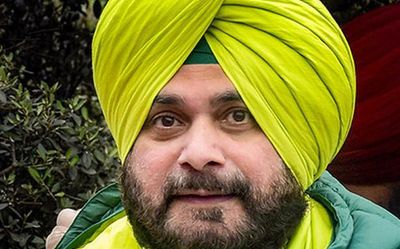 Supreme Court asks Navjot Sidhu to respond to appeal in fatal road rage case
