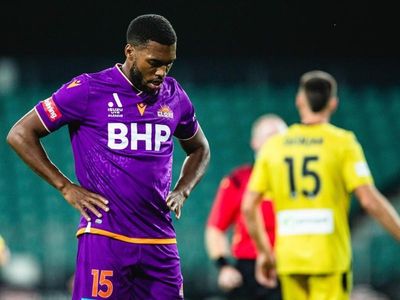 Injured Sturridge keen to stay at Glory