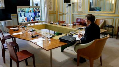 Macron says useful to 'leave path open' for dialogue with Putin