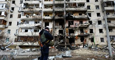 Russian troops closing in on Kyiv but UK says invasion is 'failing' with 450 casualties