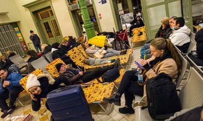 Charities urge UK to welcome refugees fleeing Ukraine conflict