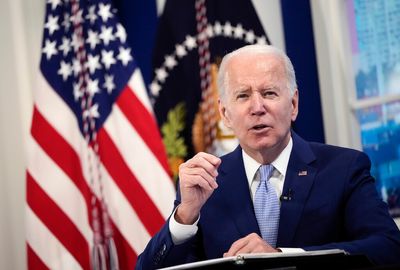 Biden orders Russian sanctions