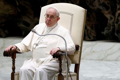 Pope cancels Florence visit, Ash Wednesday service due to knee pain