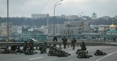 Moment Ukrainian troops lie in wait for Russian invasion only 5 miles from Kyiv