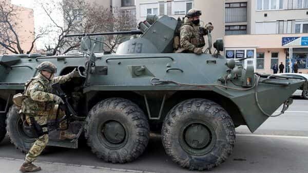 'Make Molotov cocktails, neutralize the occupier!': Ukraine to citizens as Russian forces approach Kyiv