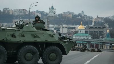 Mass exodus from Ukraine reported as Russian troops advance on Kyiv