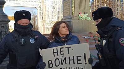 'Ukraine is not our enemy': In Russia, hundreds arrested in anti-war protests