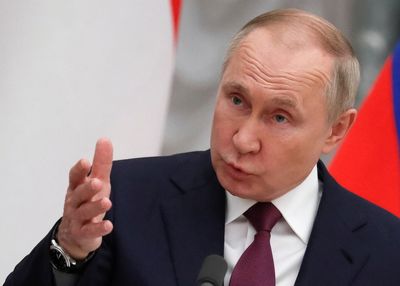 Putin calls on Ukrainian military to seize power to better negotiate with Russia