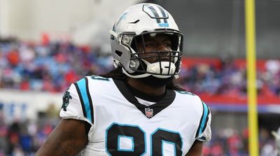 Panthers, Ian Thomas Agree to Three-Year Deal