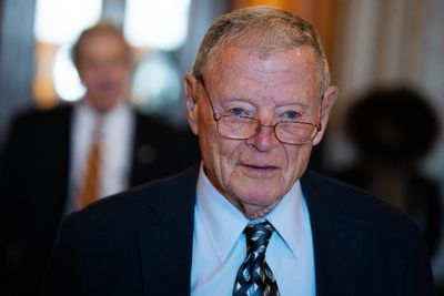 Inhofe confirms he’ll resign in January, backs aide for Oklahoma seat