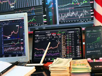 Has The SPY Priced In Russia-Ukraine War, Rate Hikes? A Technical Look At The SPDR S&P 500 Chart