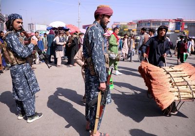 Paralysed banking system pushing Afghanistan towards collapse - Red Cross