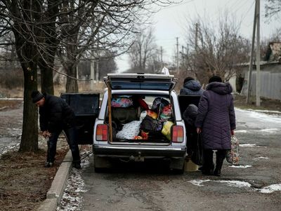 Tens of thousands join online networks to offer help to Ukrainians fleeing war