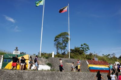 Venezuela re-opens border with Brazil after two years