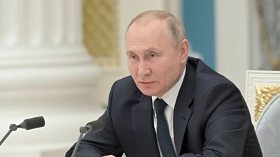 U.S. sanctions Putin, Lavrov as Russia continues to barrel down on Ukraine