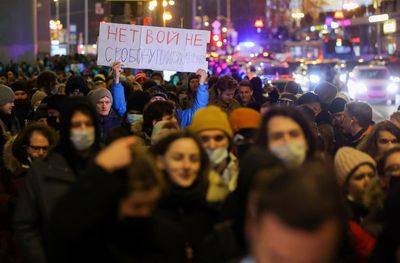 Russia limiting access to Facebook over fact-checking row