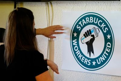 Arizona Starbucks becomes 1st outside New York to unionize