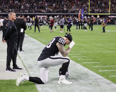 Look: Raiders DE Maxx Crosby proposes to his girlfriend