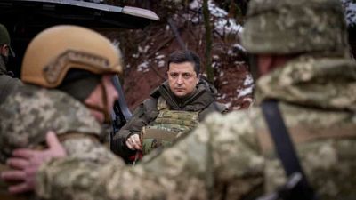 Ukrainian army urged to resist Russian surge as Zelenskiy hails Macron's support