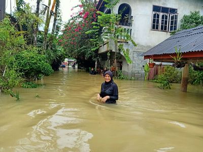 Days of rain trigger floods in Narathiwat