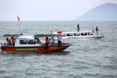 13 dead after tourist boat sinks in Vietnam